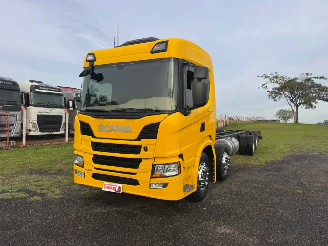 SCANIA P 360 8x2
