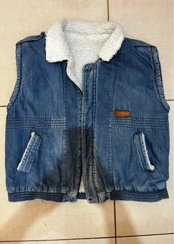 Colete Jeans com Gola de Lã anos 90