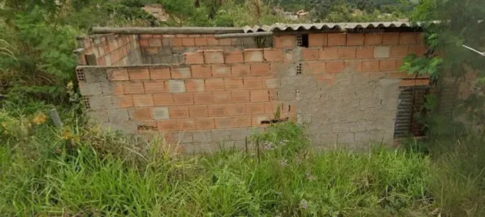 Barracao com água e luz 