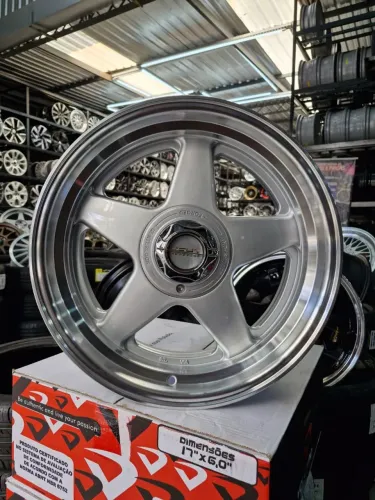 Jogo de rodas Zeus euro stance aro 17 4x100 e 4x114
