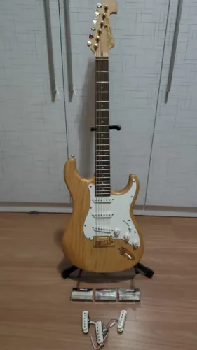 Tagima Special Series T-735S Gold Ash  caps DiMarzio  