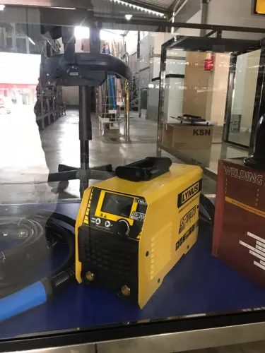 INVERSOR DE SOLDA LYNUS MMA/TIG 200A - MODELO 200-LCD - ALTA PERFORMANCE