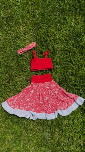 Conjunto de Roupa Infantil com Saia Paisley
