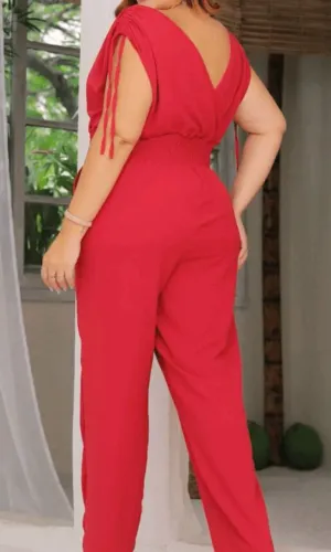 Macacão Vermelho Elegante com Detalhes Plus sizer . Só 50 reais 