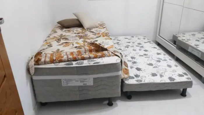 Cama Box Solteiro Ortobom + Colchão Conjugado Ortopédico com Auxiliar - Semi-novo.