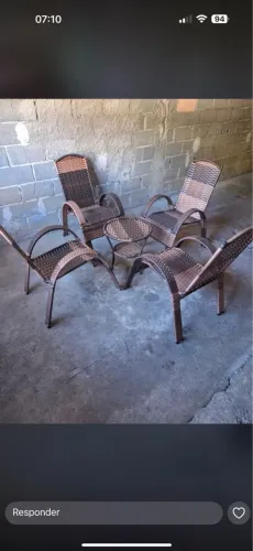 Conjunto de Mesa e Cadeiras de Jardim em fibra sintética novas 