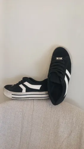 Tênis 34 Preto Pouquíssimo Uso