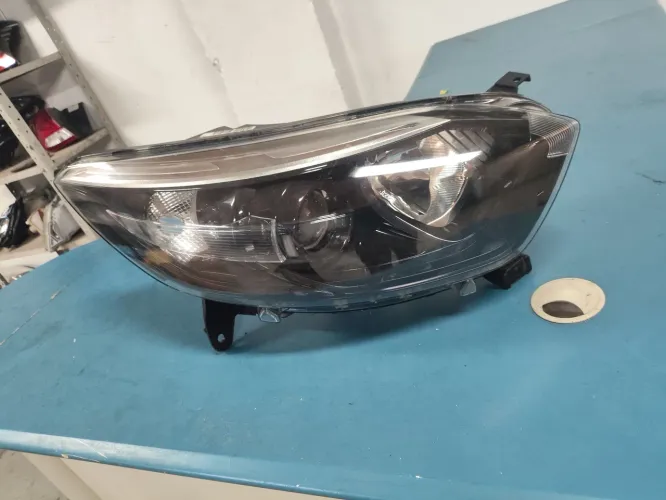 FAROL captur lado direito com um detalhe mínimo de recuperação