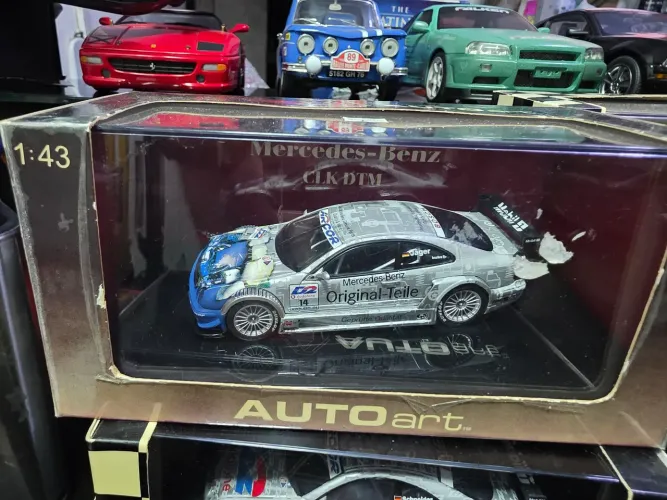 Miniatura 1:43 autoart winner mercedes dtm