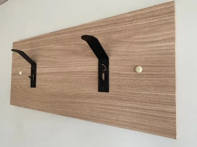 Painel suporte para capacetes 