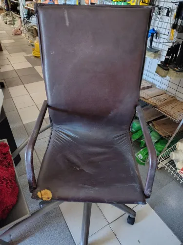Cadeira de Escritório Giratória Usada