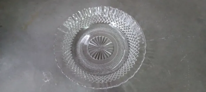 Prato de vidro transparente