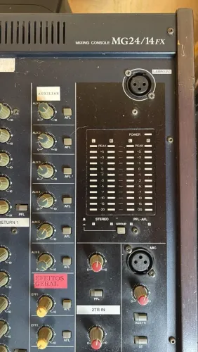 Mesa de Som Yamaha MG24/14FX