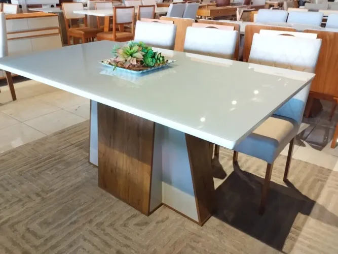 Mesa de Jantar Moderna com Design Exclusivo de madeira