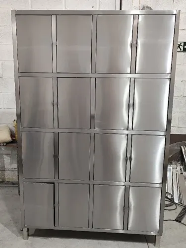 Armário Inox tipo escaninho, Design Moderno para Armazenamento Seguro