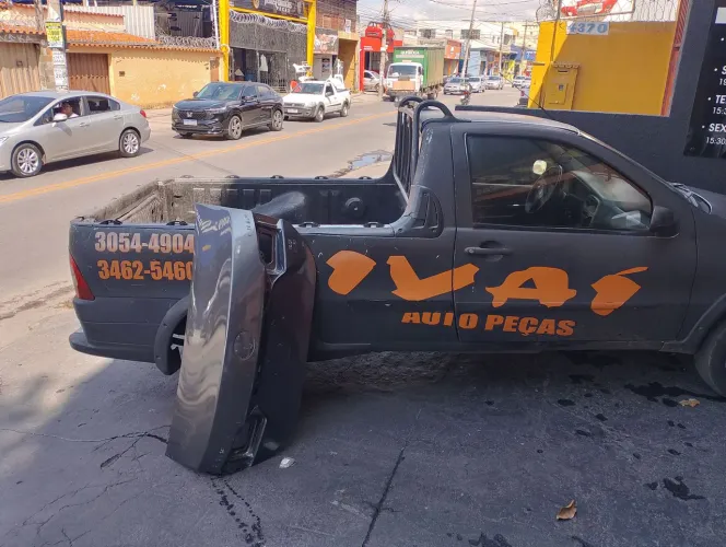 Tampa traseira do Corolla 2015/19 Original