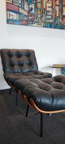Poltrona e Puff Costela: O Toque de Design e Conforto que Faltava na Sua Casa