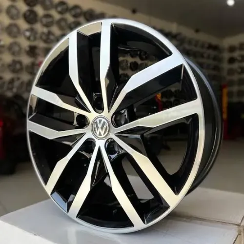 Jogo Rodas VW Golf Aro 17 Krmai R46 4x100 - 5x100 - 5x112 / Com pneu semi novo