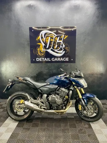 Hornet Azul Petróleo para pessoas exigentes 