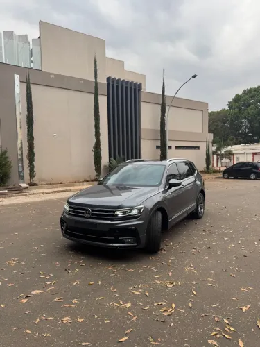 VW Tiguan R-Line