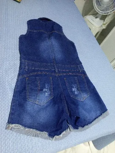Macaquinho jeans com Lycra 