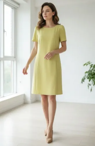 ZARA VESTIDO TAM S (ATE 42) 75,00<br>ALTURA 86CM<br>LARGURA BUSTO 49CM<br>QUADRIL 54CM<br>AMARELO