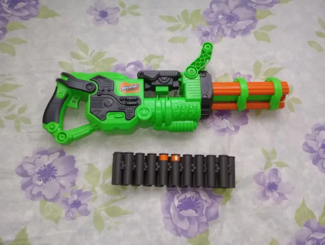 Metralhadora de Brinquedo Adventure Force mais bolsa nerf