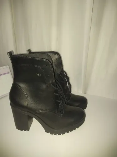 bota feminia