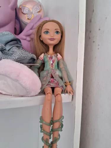 Boneca ever after high