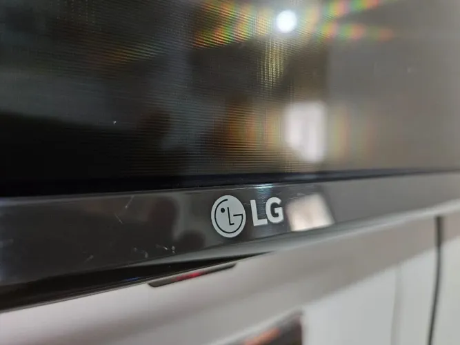 Vendo tv smart LG 49?