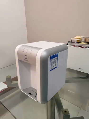 Filtro de água/Gela água Electrolux muito novo.
