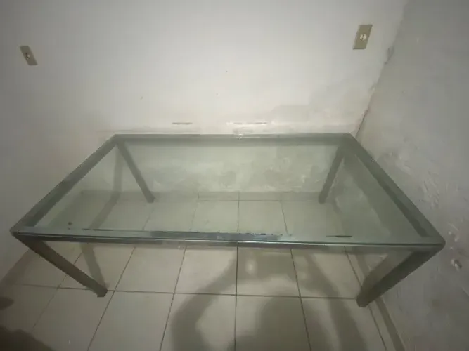 Mesa quadrada de vidro 