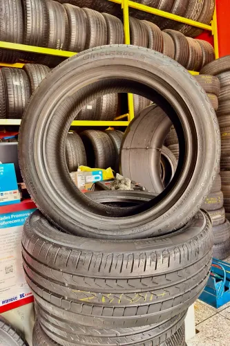 Pneus 215/50/17. Pirelli P7 R$200,00 cada.