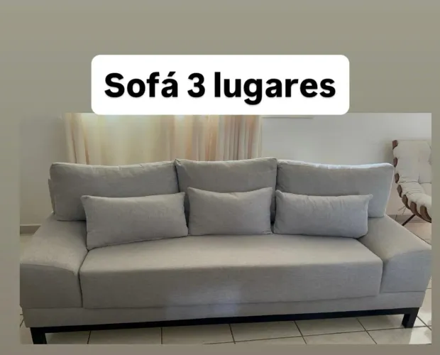 Sofá três lugares