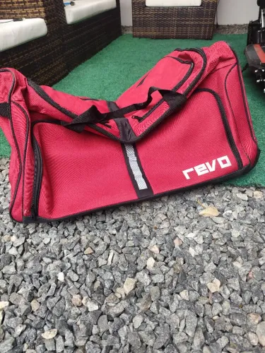 Vendo mala de viagem enorme