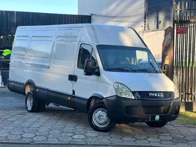 Iveco Daily Furgão 55-170 3.0 16m³ (dies.)(e5) 2019