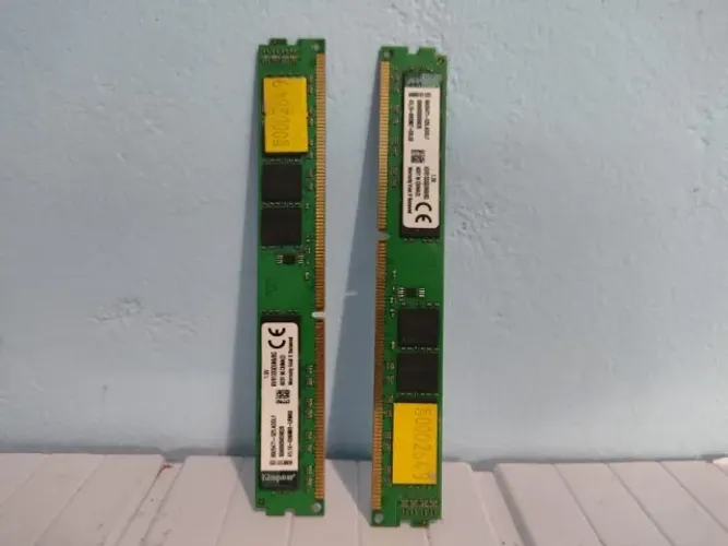 Memória Kingston 2x8GB DDR3 1600MHz