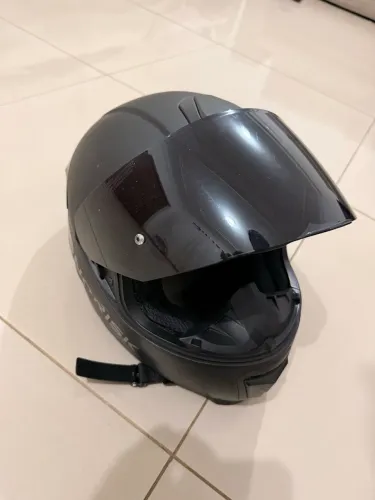 Capacete norisk razor black edition com 3 meses de uso, tamanho 58