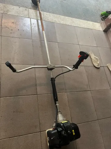 Vendo roçadeira terra