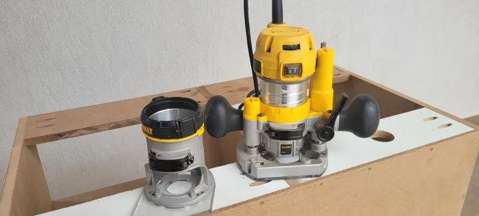 Dewalt tupia coluna DWP 611
