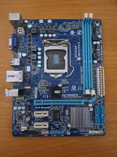 Placa-Mãe Gigabyte GA-H61M-DS2 (LGA 1155) - SUCATA / NÃO LIGA