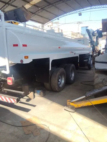 Caminhão Pipa VW 23.210