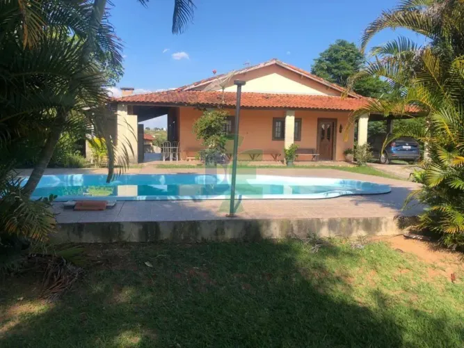 Linda Chácara à Venda no Bairro Irajá  Tranquilidade e Lazer Completo