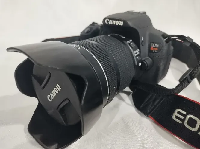 Câmera Fotografica Rebel T5i Canon