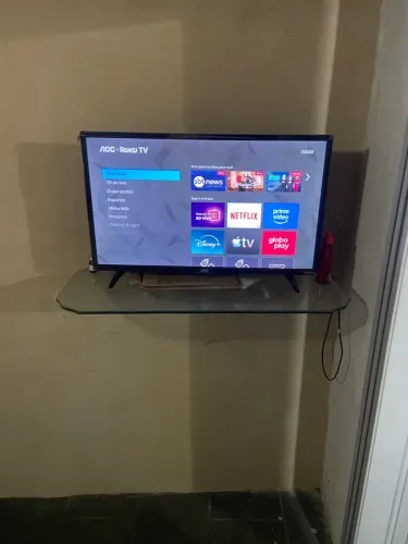 Vendo tv de 32 AOC pouco usada com plástico na tela ainda ?