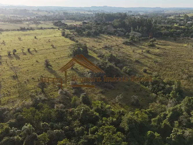 Sitio a venda com 8 alqueires na região de Porangaba
