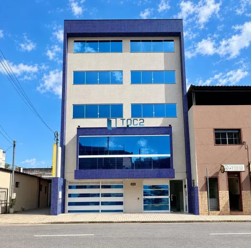 Excelente sala comercial com 250m²- Bairro Manoel Honório-R$ 6.000,00-Juiz de Fora REF: 40