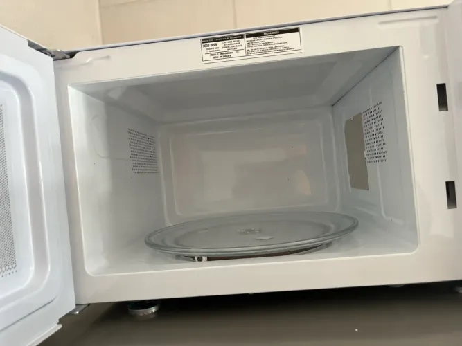 Microondas Brastemp praticamente novo