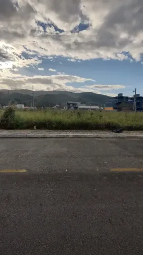TERRENO EM ITAPEMA, COM 200m², RUA ASFALTADA, OPORTUNIDADE!!! S. TROMBUDO