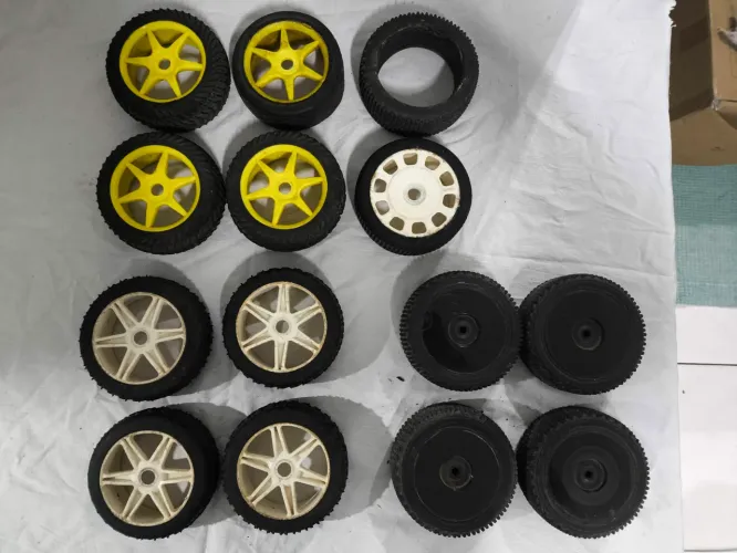 Rc automodelo LOTE RODAS/PNEUS OFF-ROAD - SEXTAVADO 17mm